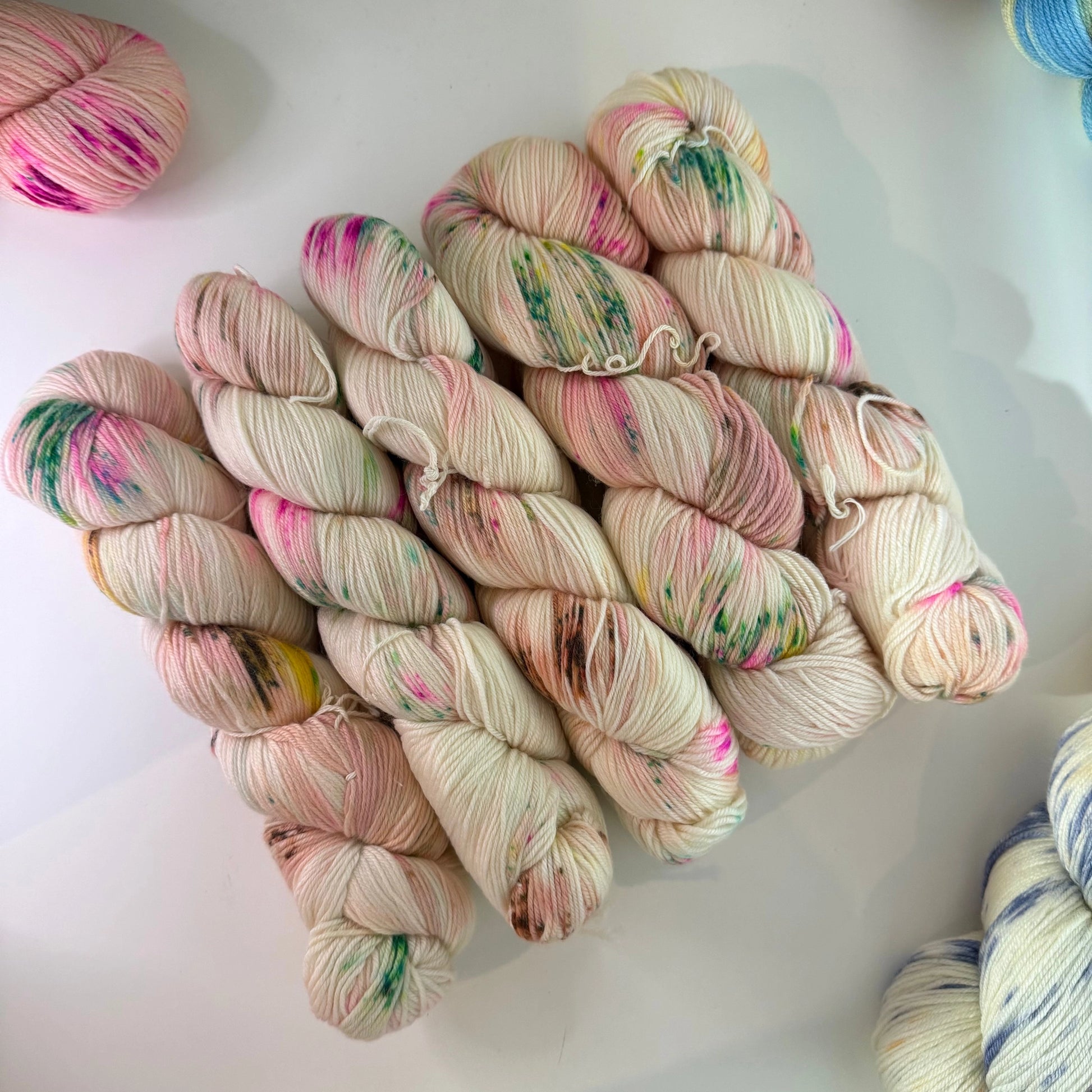 Hand-dyed: wool-silk blend - Ellie.k