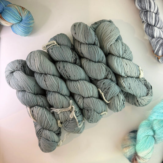 Hand-dyed: Merino wool (lace weight) - Ellie.k