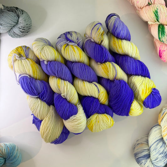 Hand-dyed: Merino wool (lace weight) - Ellie.k