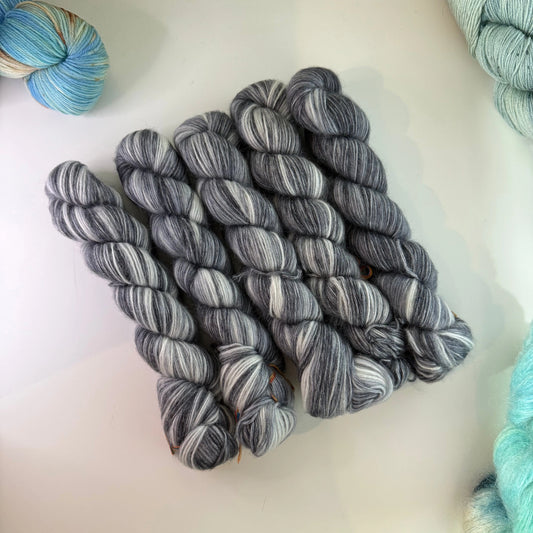 Hand dyed: Wool/cashmere/modal blend - Ellie.k