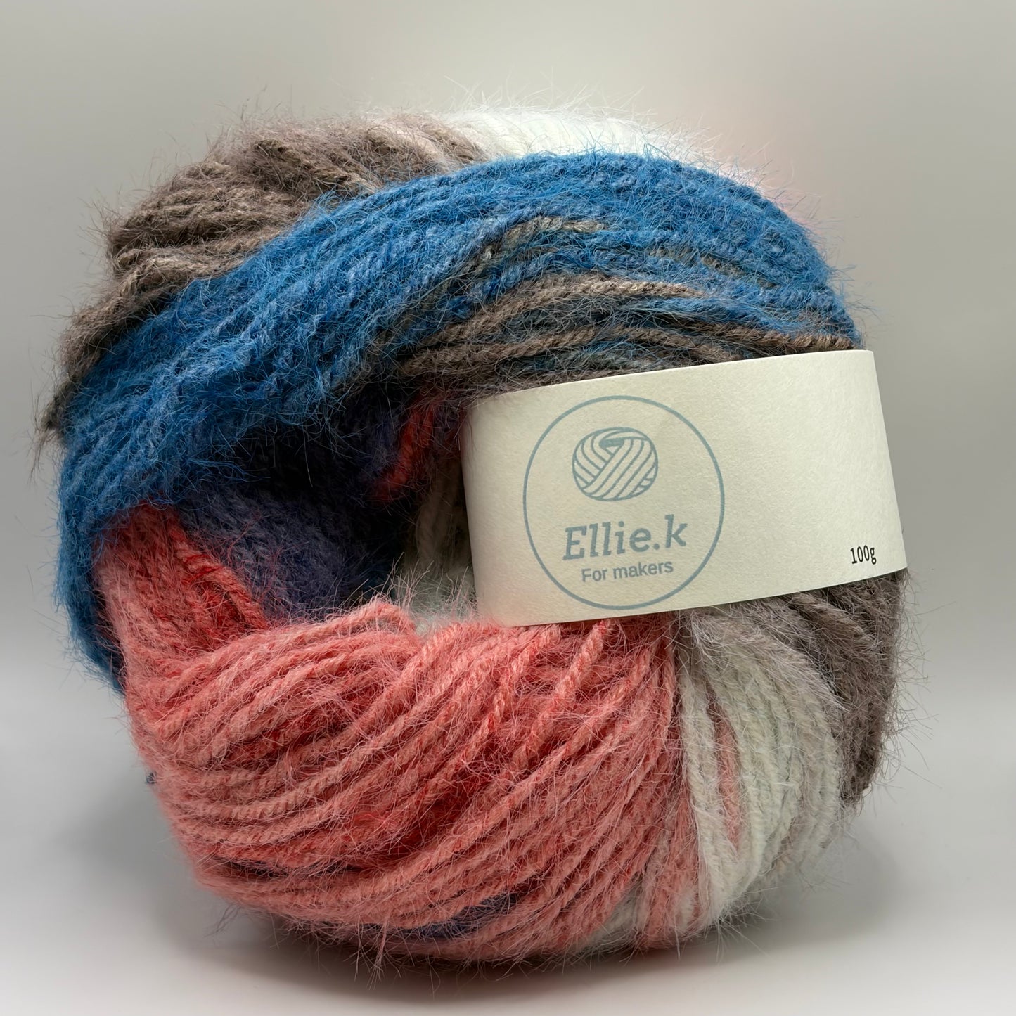 Gradient fluff yarn