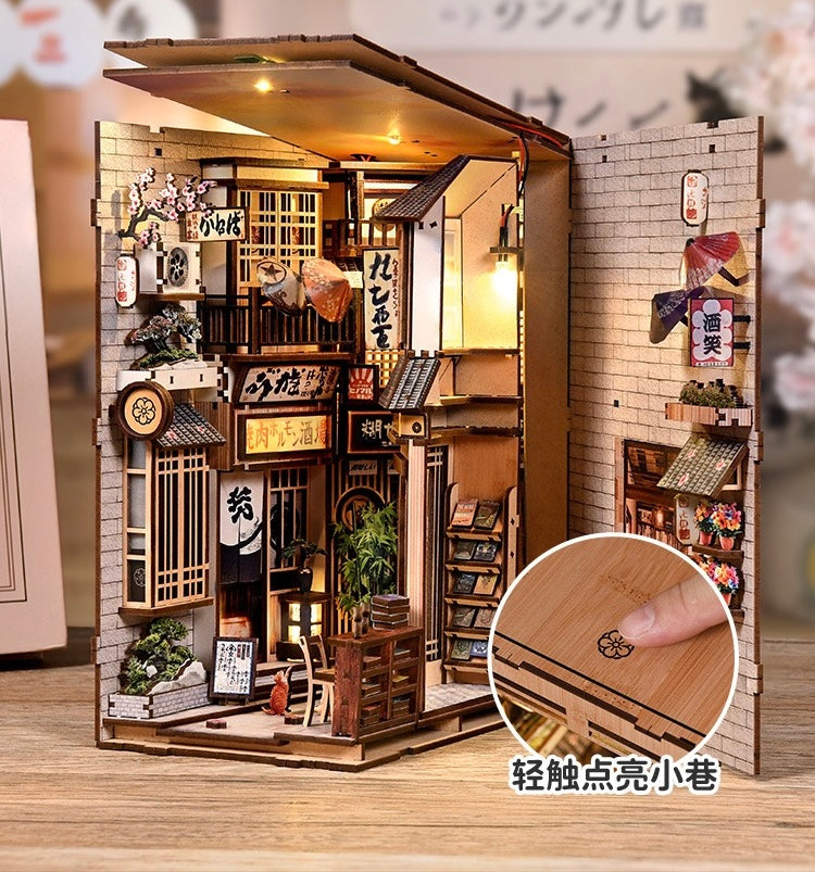 Cat Alley Book Nook - Ellie.k